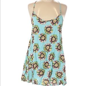 NWT Blue Daisy print tank